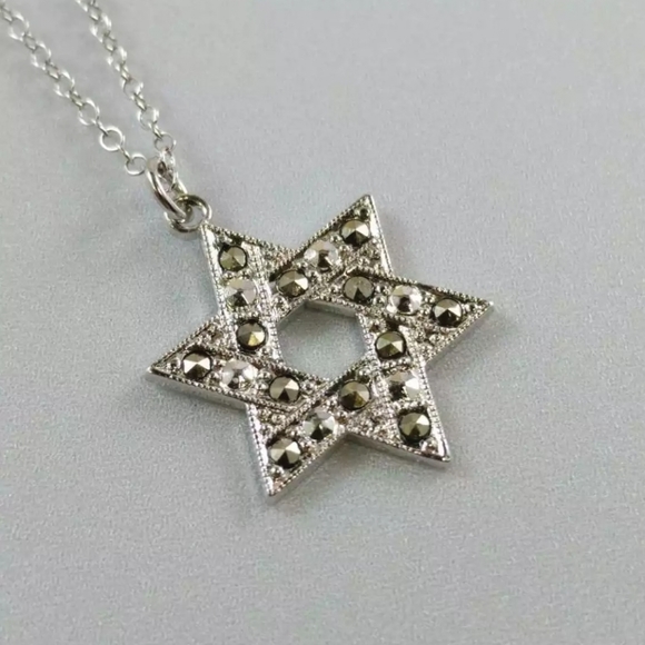 STERLING SILVER UNCAS VINTAGE STAR NECKLACE - Picture 4 of 9